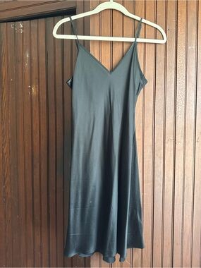 Quince Washable Silk Black Slip Dress with V-Neckline